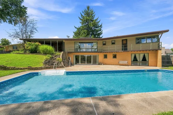 $410,000 | 612 Poplar Street, Boonville, MO 65233