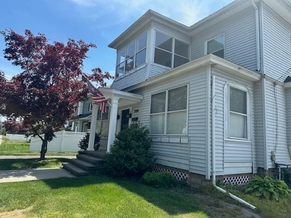 $1,995 | 224 Walnut Street, Unit 2B, Agawam, MA 01001