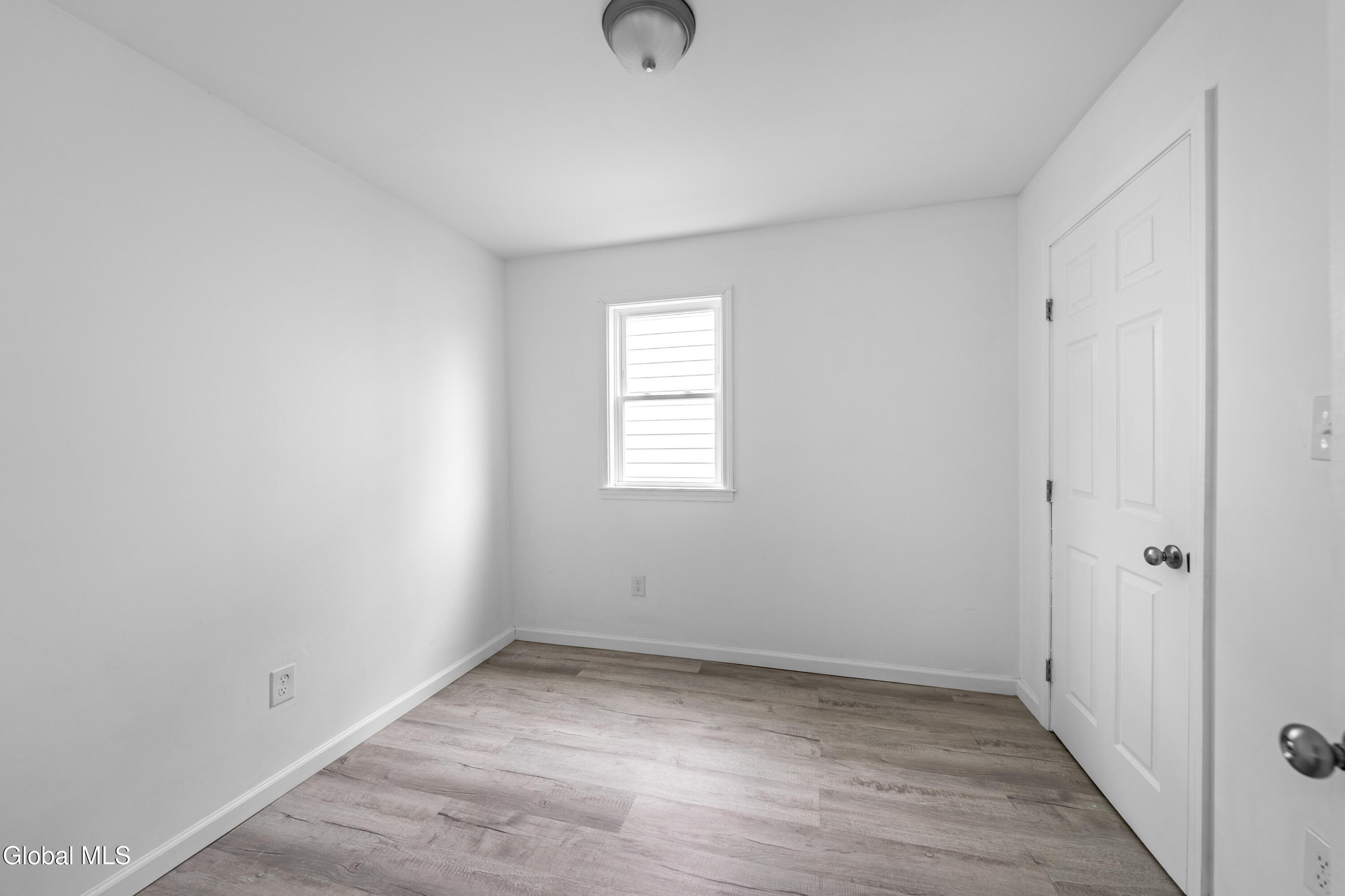 619 Seneca Street Schenectady, NY 12308 - Photo 8 of 22 DSC03434-HDR
