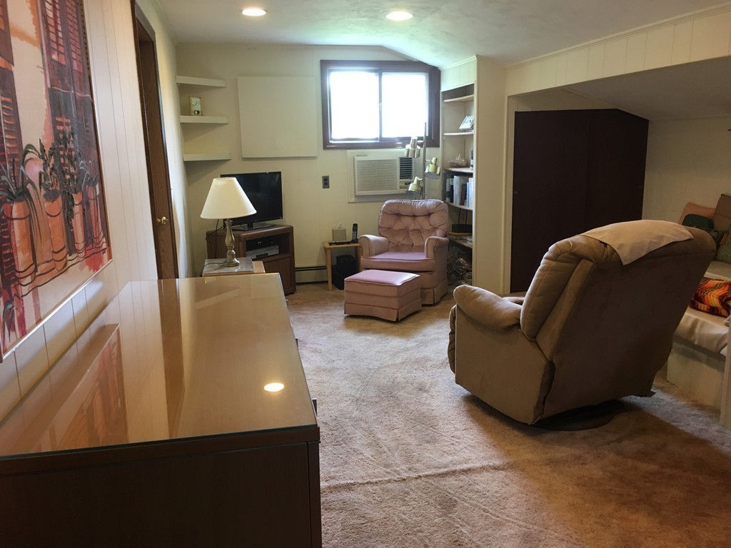 8 Ridgefield Drive Framingham, MA 01701 - Photo 5 of 15