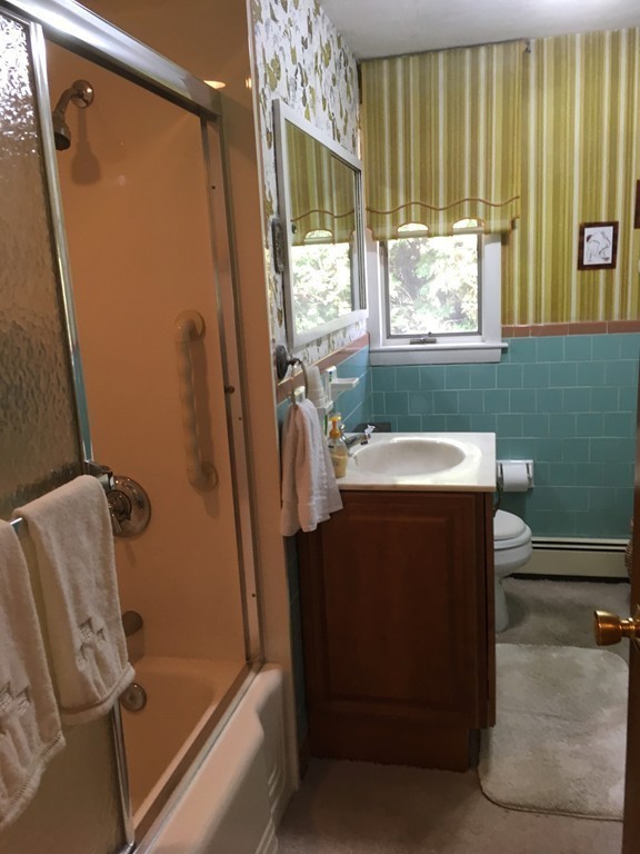 8 Ridgefield Drive Framingham, MA 01701 - Photo 10 of 15