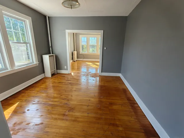 a view of empty room with window