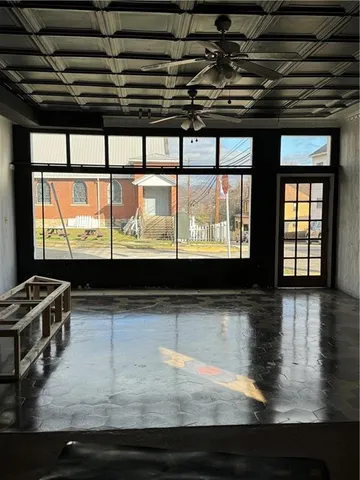 $75,000 | 800 Wallace Street, Vandergrift, PA 15690