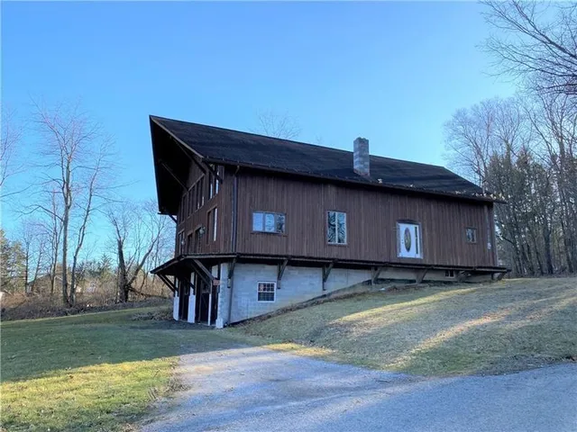a house view with a outdoor space