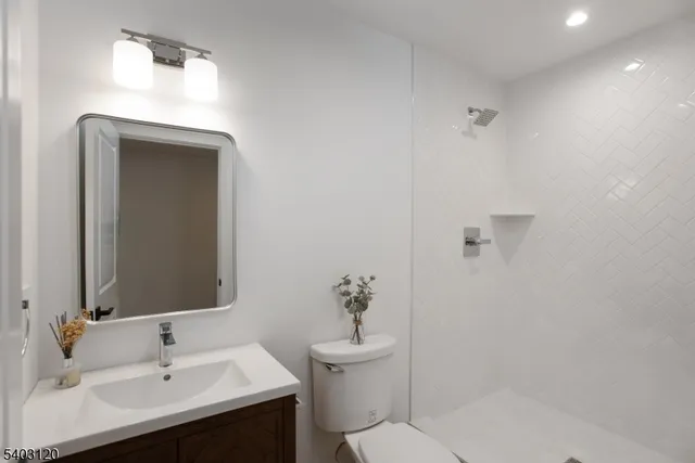 $2,600,000 | 1 Emmett Street, Chatham, NJ 07928