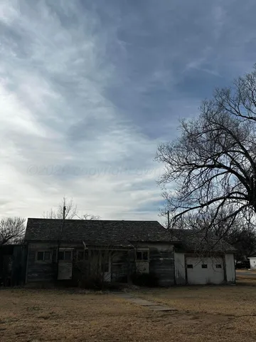 $30,000 | 200 North Vine Street, Claude, TX 79019