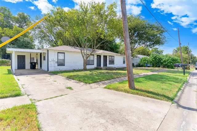 $1,050 | 122 Ramsey Street, Unit 124, Cleburne, TX 76031