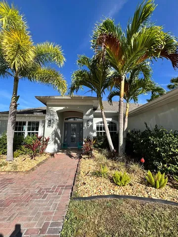 $565,000 | 1354 Scarlet Oak Circle, Vero Beach, FL 32966