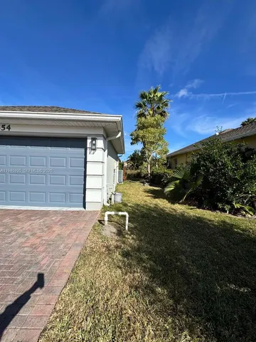 $565,000 | 1354 Scarlet Oak Circle, Vero Beach, FL 32966