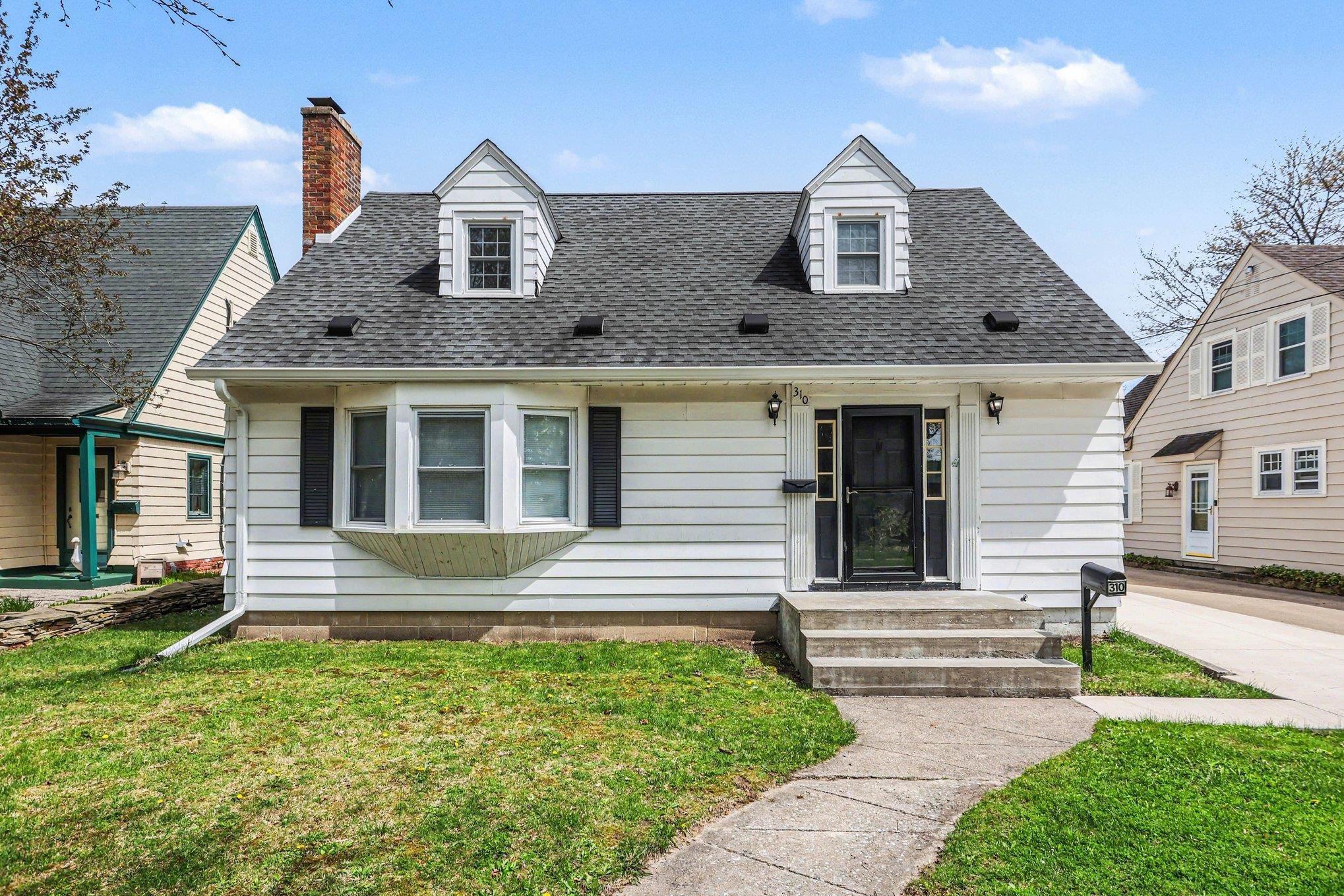 310 Green Avenue Bay City, MI 48708 - Photo 1 of 19