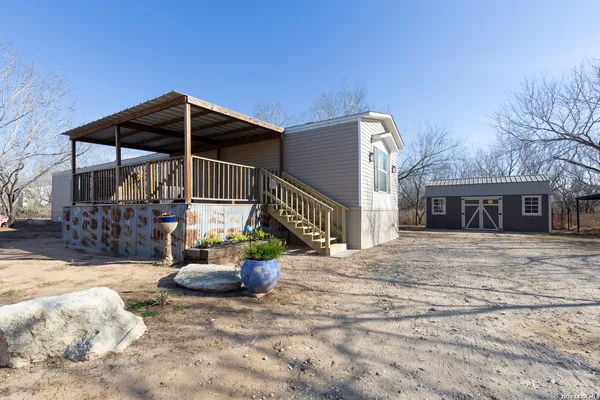 $433,999 | 869-873 County Road 773, Devine, TX 78016