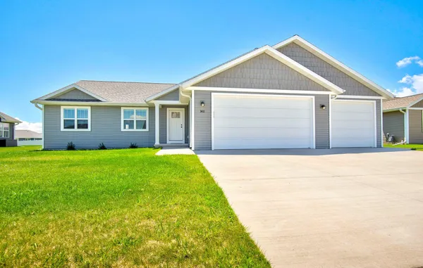 $519,900 | 3411 East Aquamarine Avenue, Appleton, WI 54913