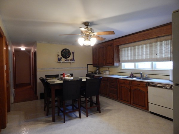 86 Elmwood Road Methuen, MA 01844 - Photo 4 of 15 Gallery Image 4