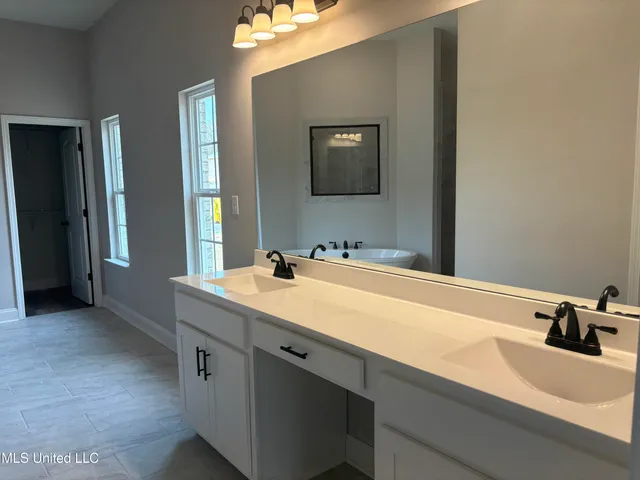 $439,900 | 939 Buttermilk Drive, Nesbit, MS 38651