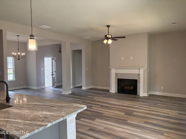 $439,900 | 939 Buttermilk Drive, Nesbit, MS 38651