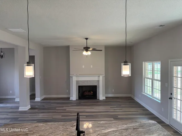 $439,900 | 939 Buttermilk Drive, Nesbit, MS 38651