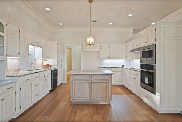 $650,000 | 919 Riviera Drive, Mansfield, TX 76063