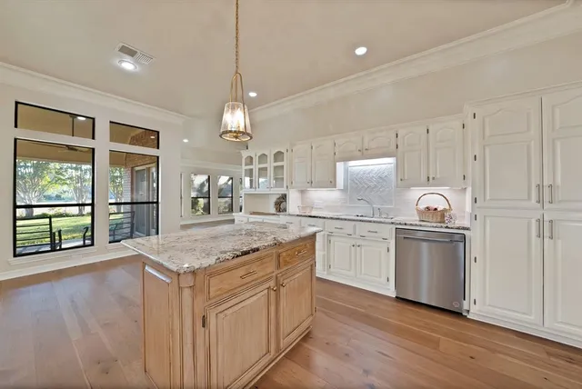 $650,000 | 919 Riviera Drive, Mansfield, TX 76063