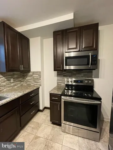 $2,000 | 1750 Waterloo Street, Philadelphia, PA 19122