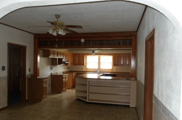 114 East 7th Street Flora, IL 62839 - Photo 3 of 16