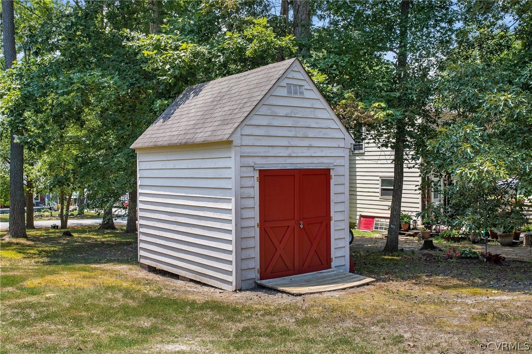 11210 Moravia Road Midlothian, VA 23112 - Photo 28 of 29 a view of backyard of house