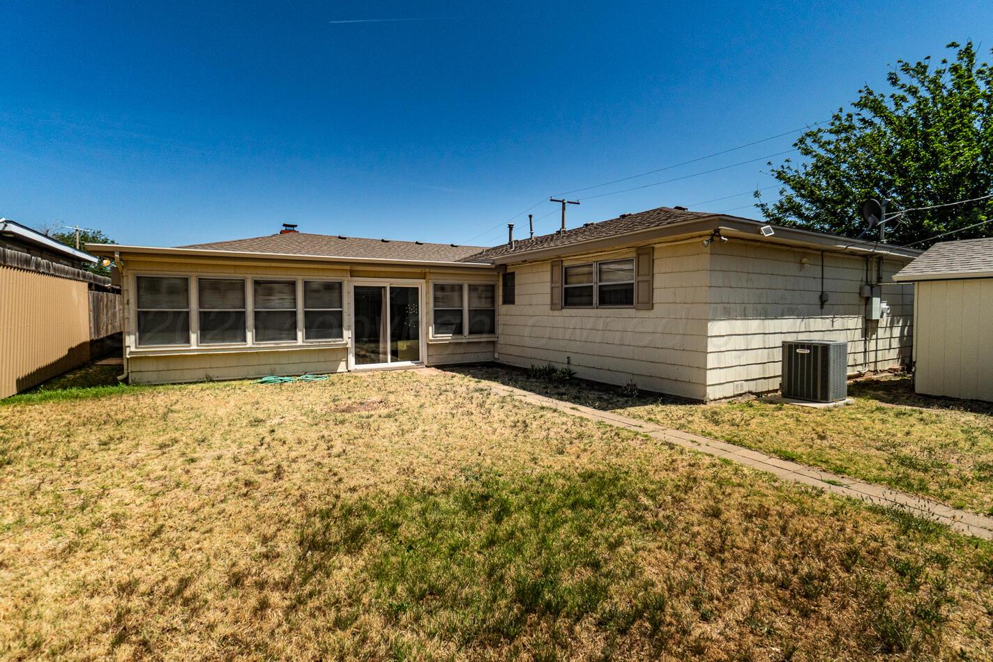 300 Mccarthy Street Borger, TX 79007 - Photo 31 of 31 a front view of a house with a yard