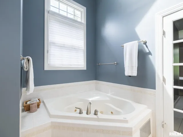 $639,900 | 1205 West Poplar Woods Court, Dunlap, IL 61525