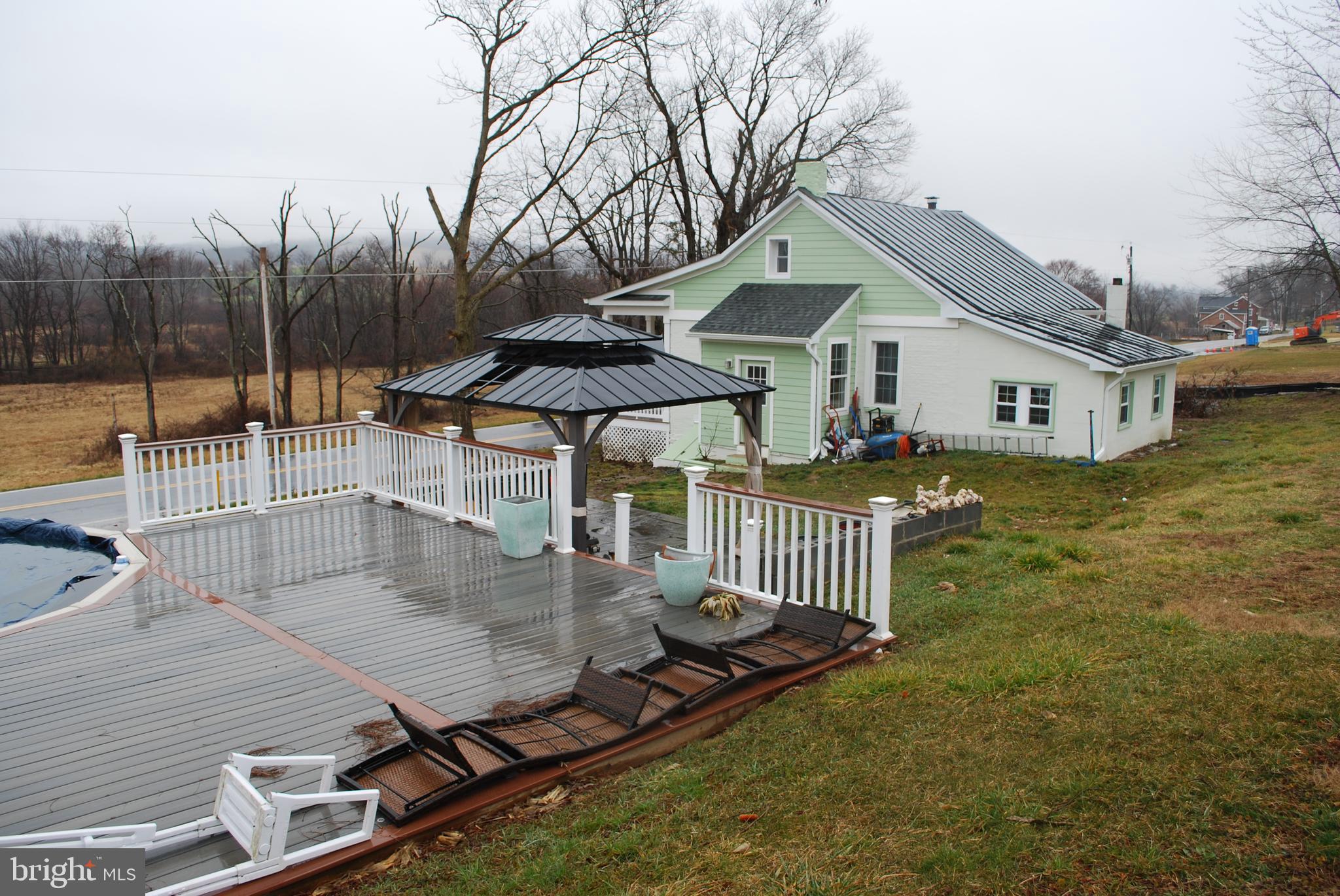 3223 Traceys Mill Road Manchester, MD 21102 - Photo 8 of 21 Pool and deck