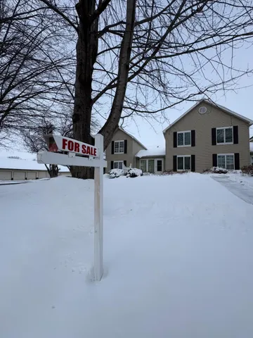 $250,000 | 40 West Broadway, Plainview, MN 55964