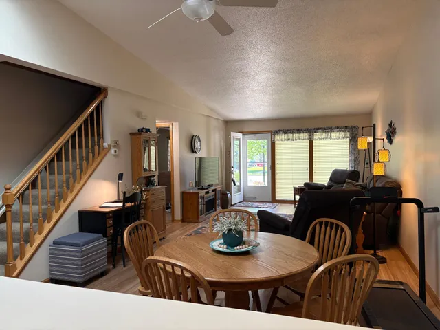 $250,000 | 40 West Broadway, Plainview, MN 55964