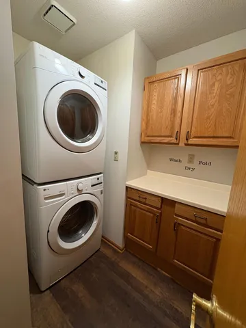 $250,000 | 40 West Broadway, Plainview, MN 55964