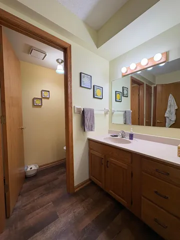 $250,000 | 40 West Broadway, Plainview, MN 55964