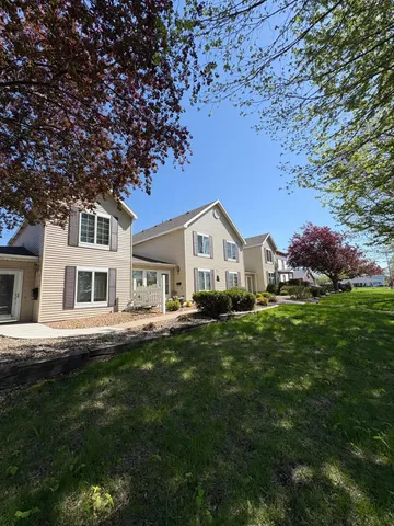 $250,000 | 40 West Broadway, Plainview, MN 55964