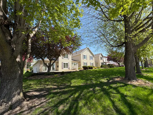 $250,000 | 40 West Broadway, Plainview, MN 55964