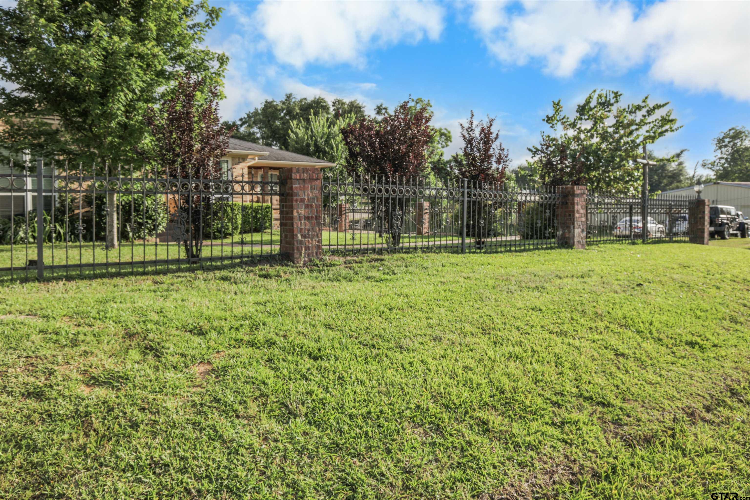 11931 State Highway 64 Tyler, TX 75704 - Photo 5 of 44 a view of a park with large trees