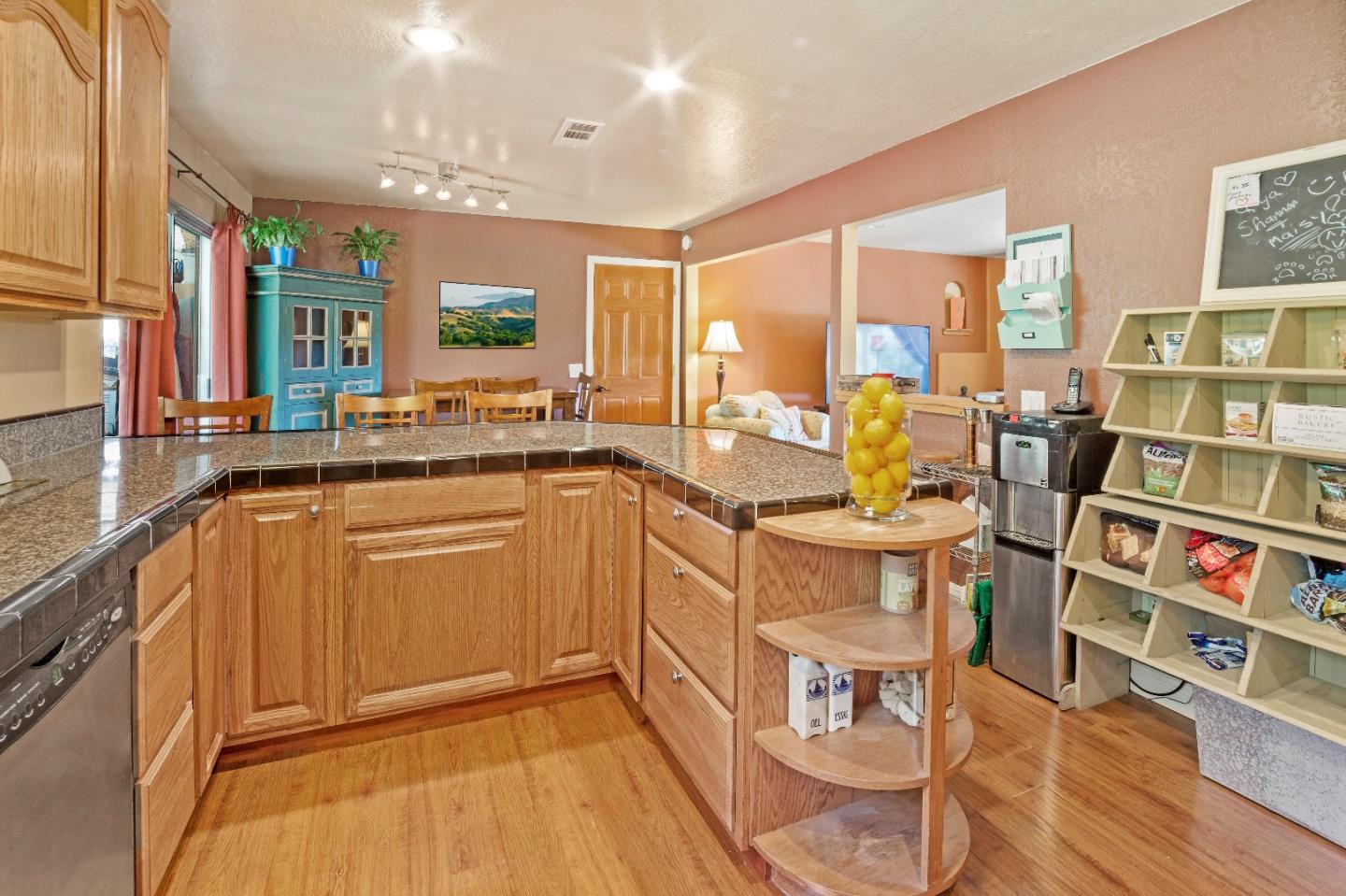 19122 Marjorie Road Salinas, CA 93907 - Photo 8 of 26 Gallery Image 8