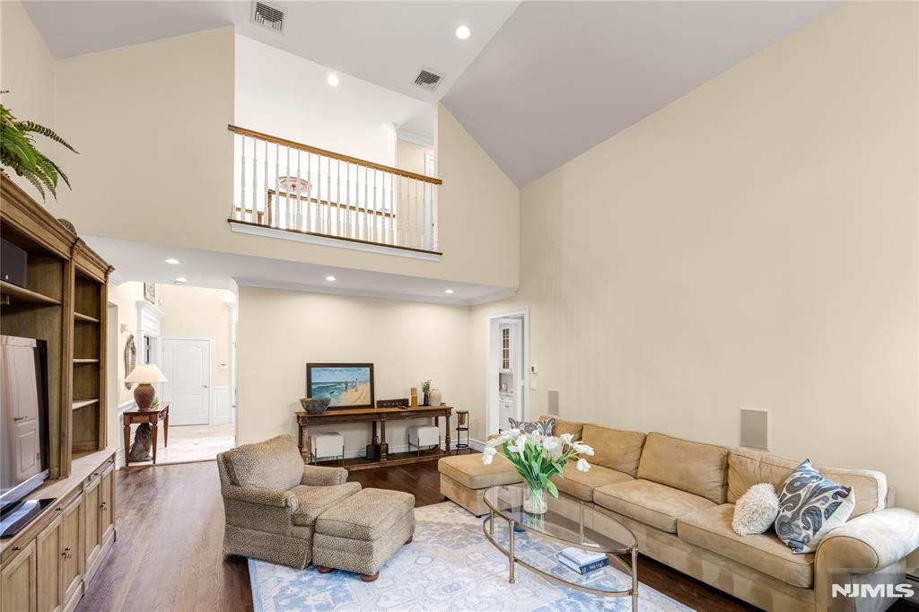 68 Eagle Rim Road Upper Saddle River, NJ 07458 - Photo 7 of 49 Gallery Image 7