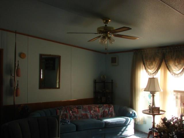 143 Hunter Lane Rochester, PA 15074 - Photo 6 of 13 Living room
