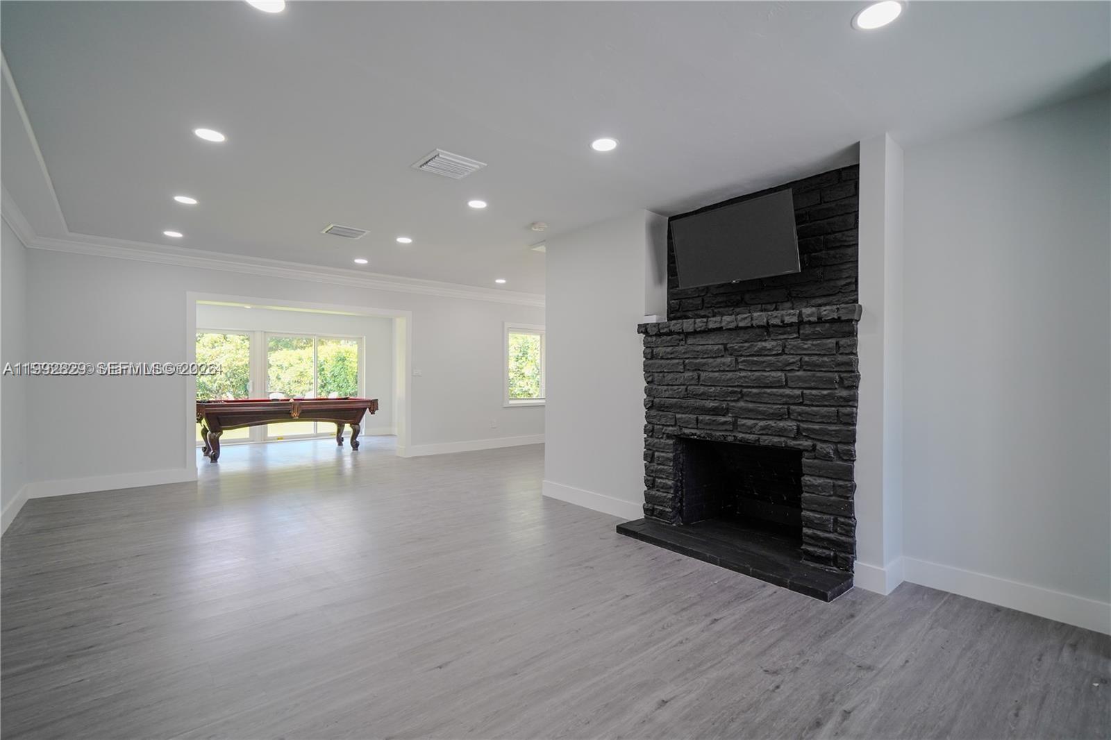 8390 Southwest 64th Street Miami, FL 33143 - Photo 4 of 22