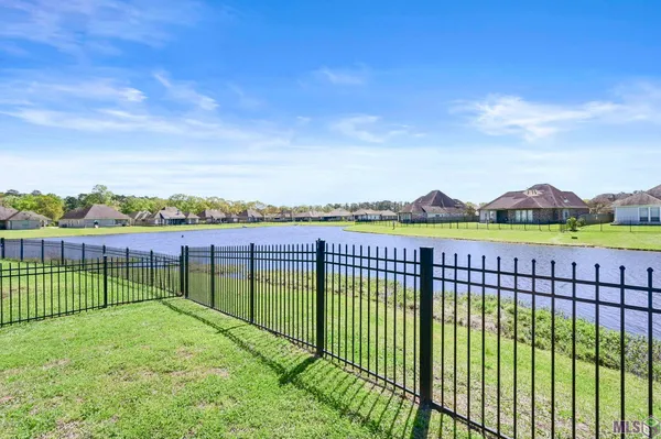 $479,999 | 16054 Greycliff Avenue, Pride, LA 70770