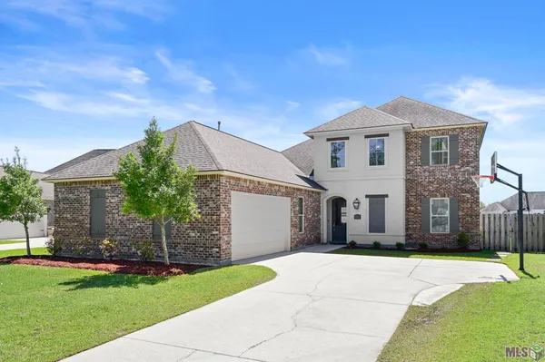 $479,999 | 16054 Greycliff Avenue, Pride, LA 70770