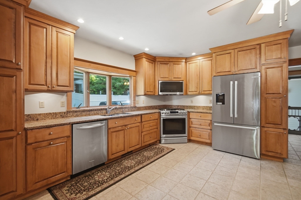 41 Cottage Street Amherst, MA 01002 - Photo 6 of 41 Gallery Image 6