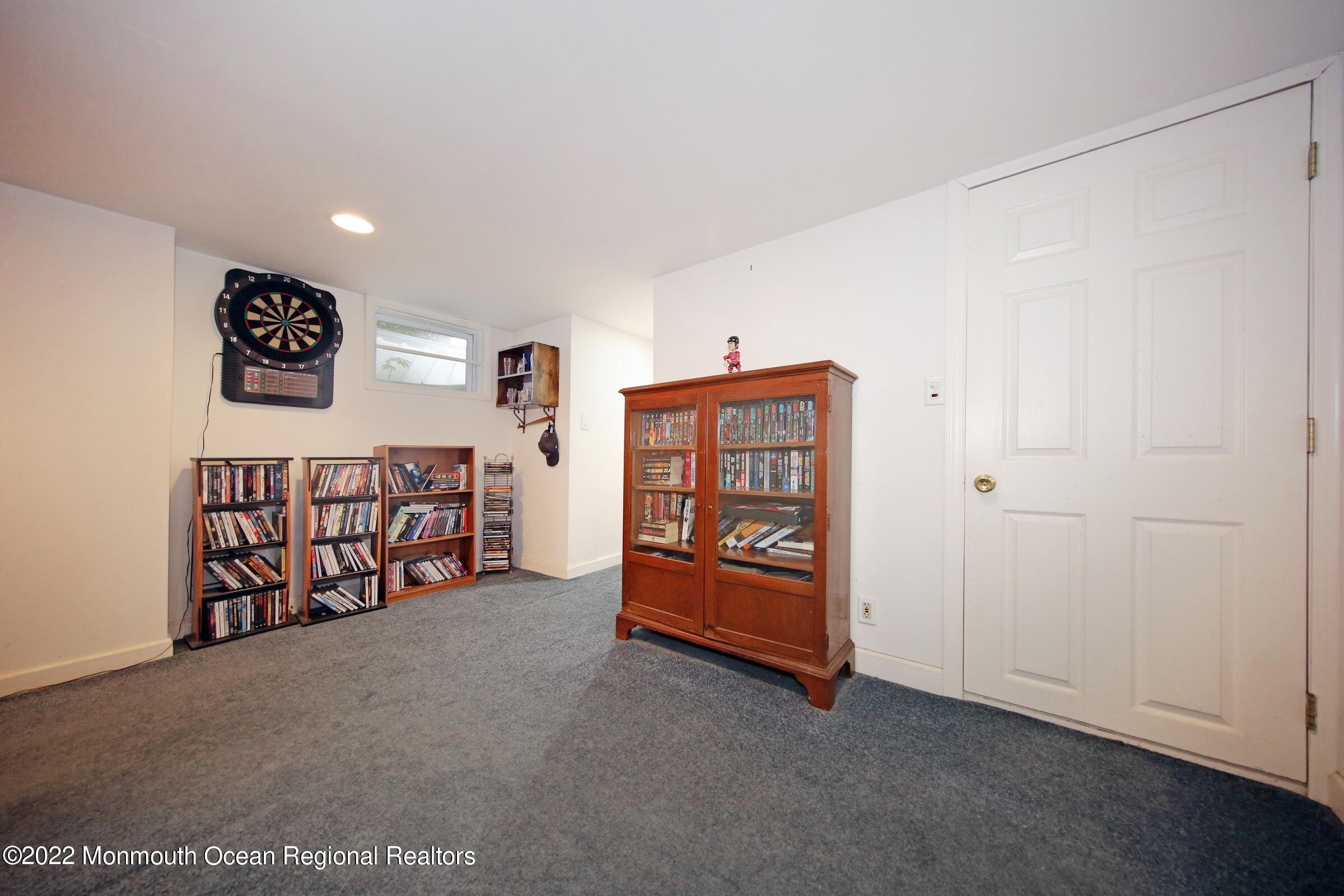 737 Nutswamp Road Red Bank, NJ 07701 - Photo 26 of 40 IMG_3057a