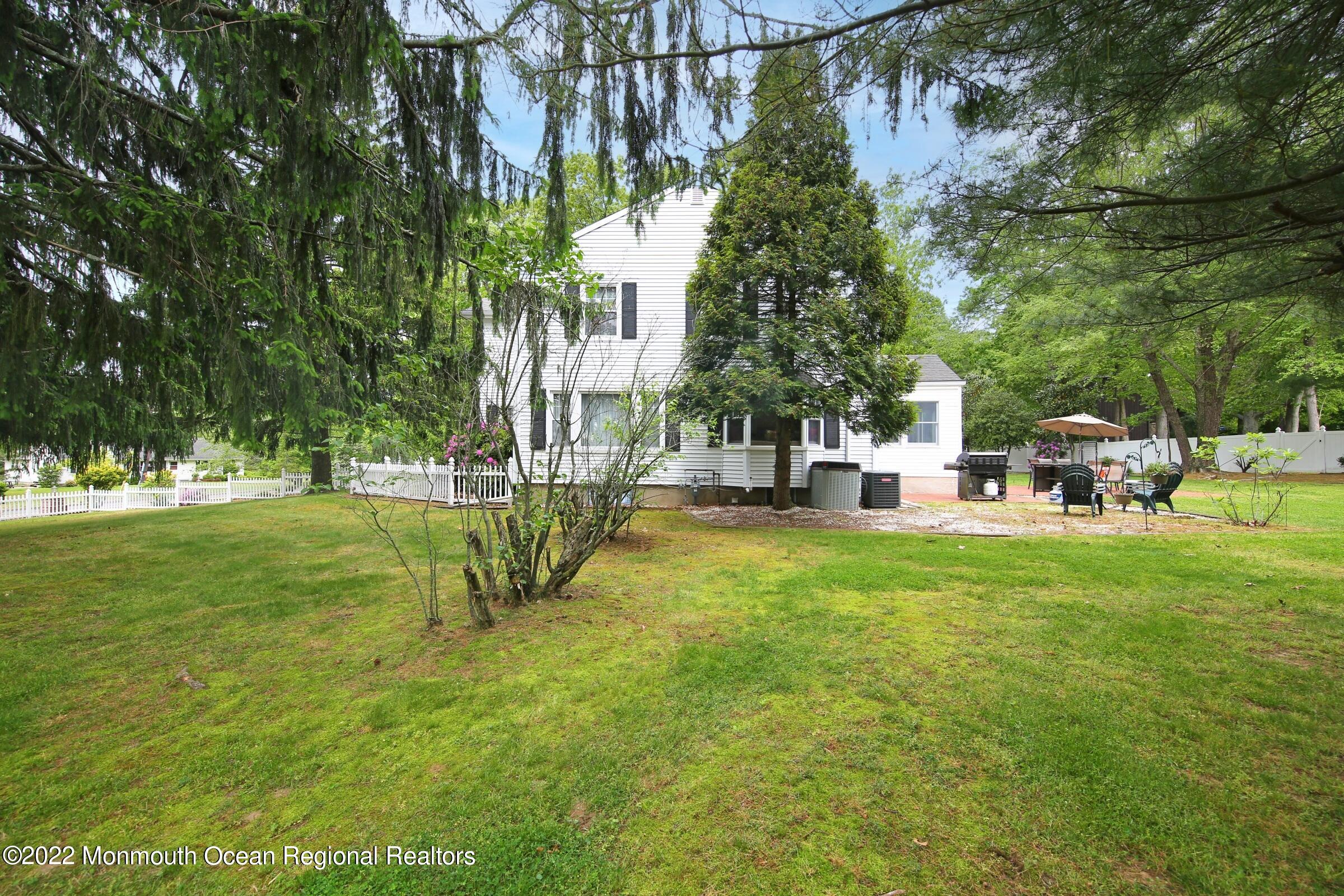 737 Nutswamp Road Red Bank, NJ 07701 - Photo 35 of 40 IMG_2971a