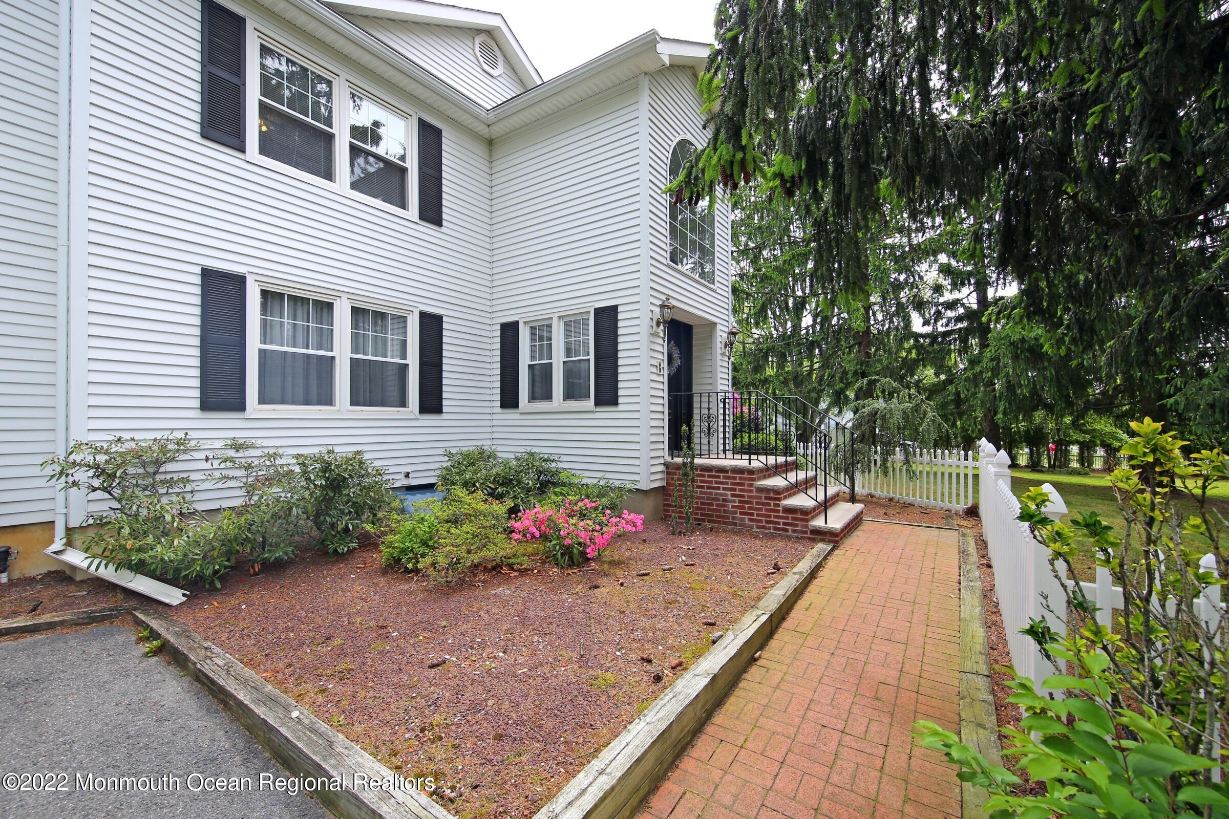 737 Nutswamp Road Red Bank, NJ 07701 - Photo 37 of 40 IMG_2962a