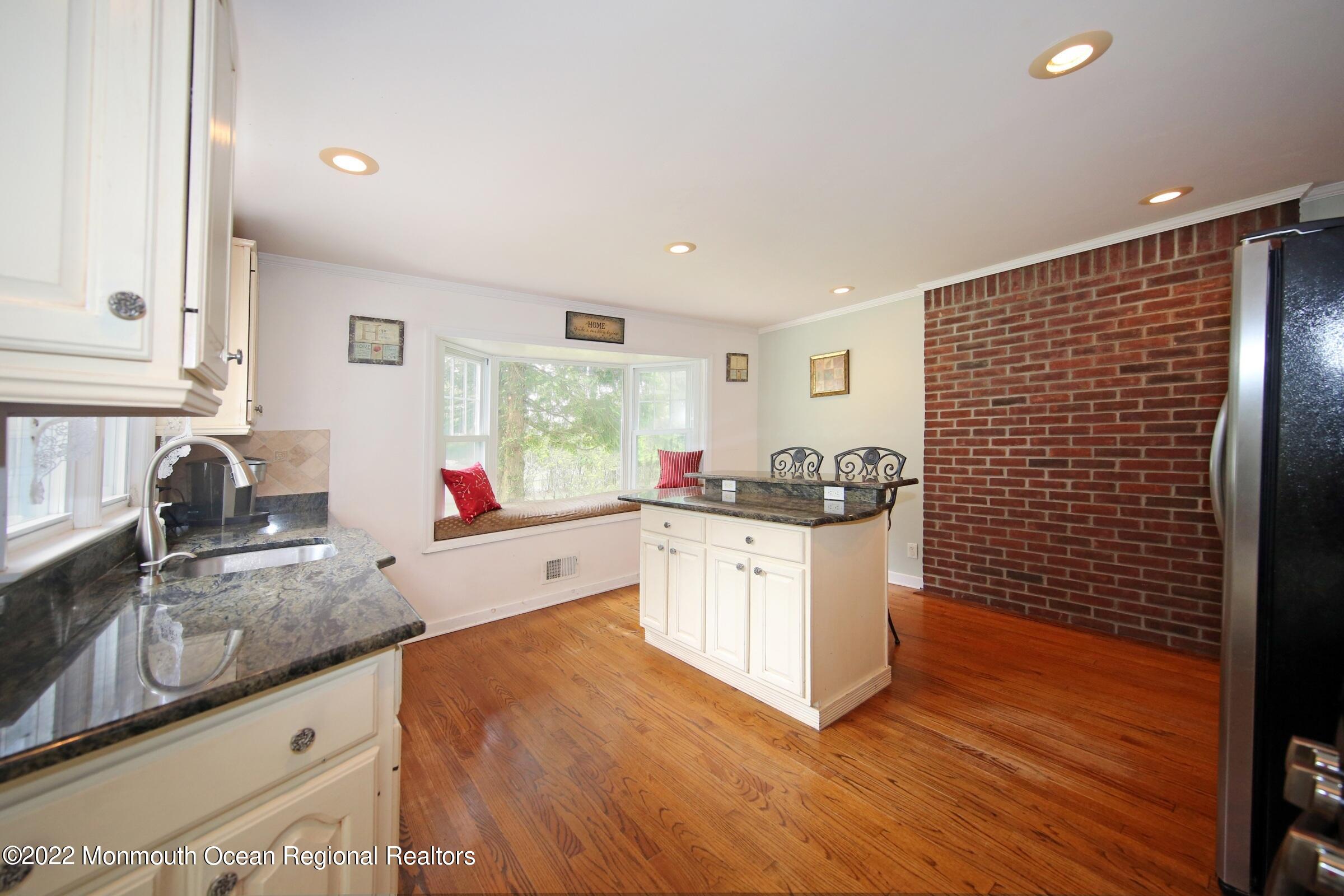 737 Nutswamp Road Red Bank, NJ 07701 - Photo 9 of 40 IMG_3010a