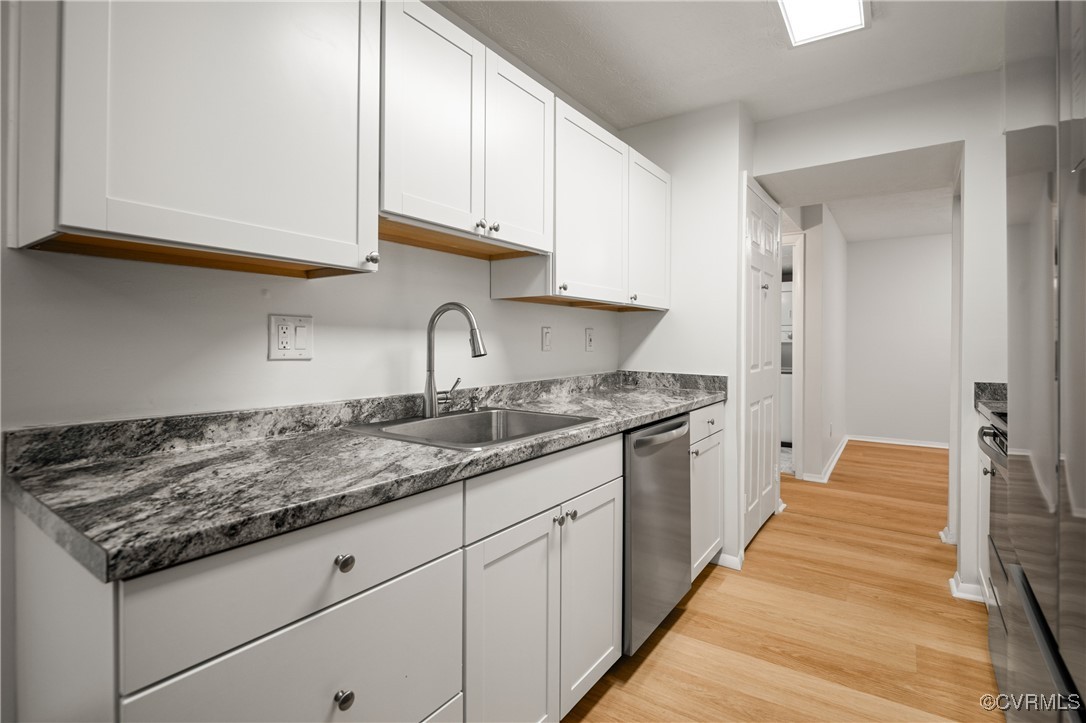 1503 Largo Road, Unit T3 Henrico, VA 23238 - Photo 11 of 33 Kitchen featuring a sink, stainless steel dishwash