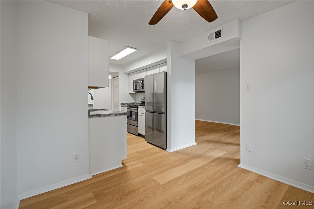 1503 Largo Road, Unit T3 Henrico, VA 23238 - Photo 16 of 33 Kitchen with stainless steel appliances, dark coun