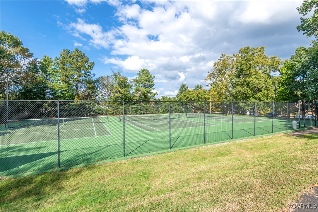 1503 Largo Road, Unit T3 Henrico, VA 23238 - Photo 31 of 33 View of tennis court