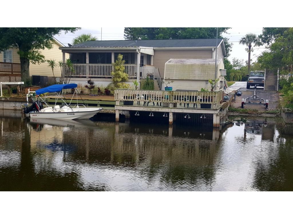 2014 Linda Road Okeechobee, FL 34974 - Photo 23 of 27 Rear waterfront view
